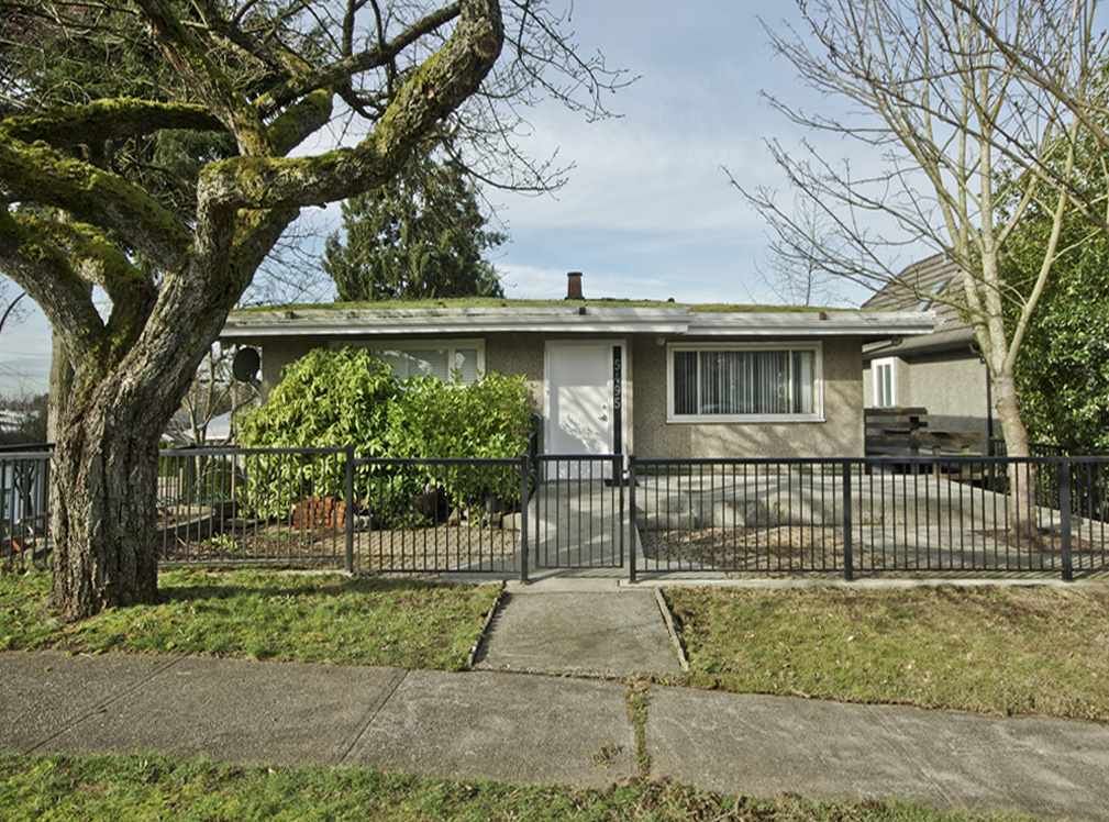 Property Photo: 5495 FLEMING ST in Vancouver